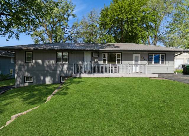 Property at 5470 NE 6th St, Des Moines, IA 50313, 4 beds, 3 baths