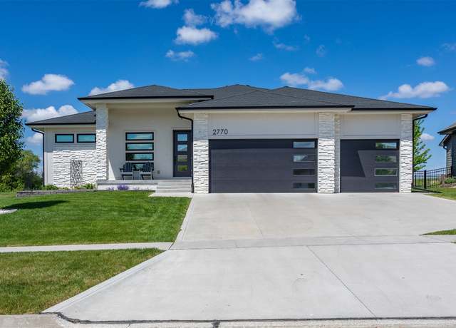 Property at 2770 NW 167th St, Clive, IA 50325, 5 beds, 3.5 baths