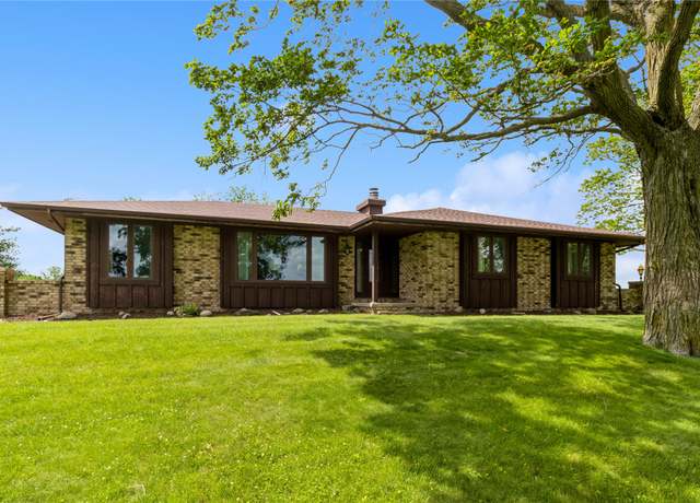 Property at 21496 290th St, Adel, IA 50003, 3 beds, 2.5 baths