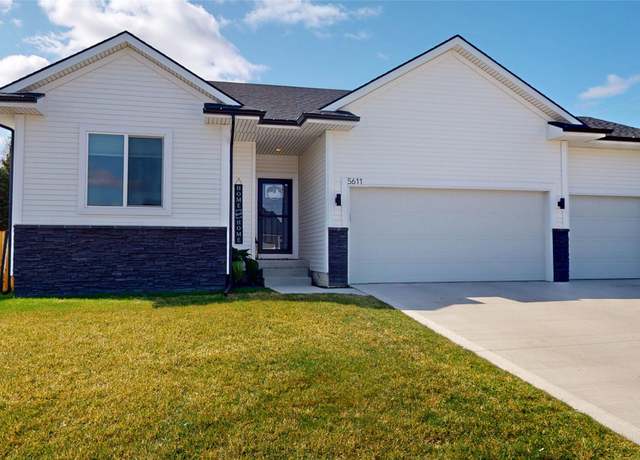 Property at 5611 Leyden Ave, Des Moines, IA 50317, 4 beds, 3 baths