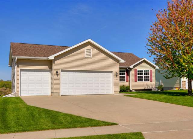 Property at 4520 147th St, Urbandale, IA 50323, 4 beds, 3 baths