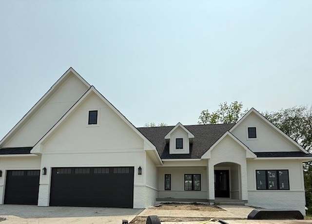 Property at 570 El Dorado Ct, Waukee, IA 50263, 5 beds, 3.5 baths