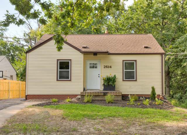 Property at 2614 Adams Ave, Des Moines, IA 50310, 2 beds, 1 bath