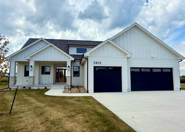 Property at 2802 NW Beechwood Dr, Grimes, IA 50111, 5 beds, 3.5 baths