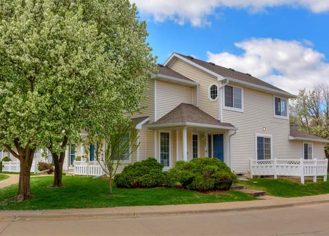 Property at 4425 Mills Civic Pkwy #1401, West Des Moines, IA 50265, 3 beds, 2.5 baths