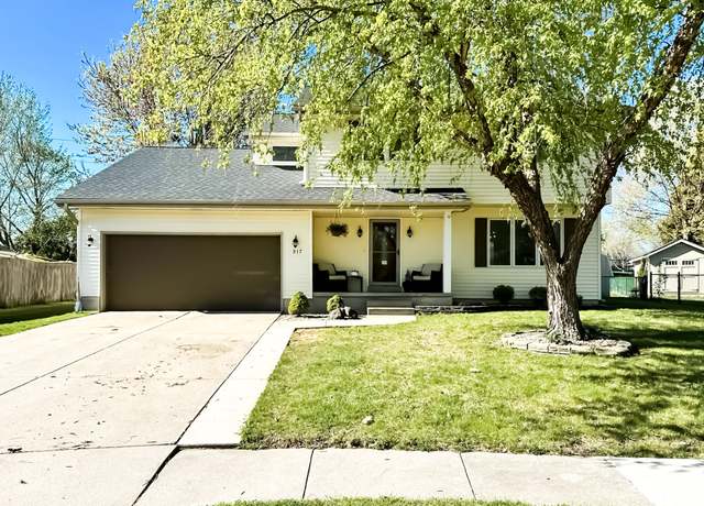 Property at 917 SE Allyn St, Ankeny, IA 50021, 4 beds, 2.5 baths