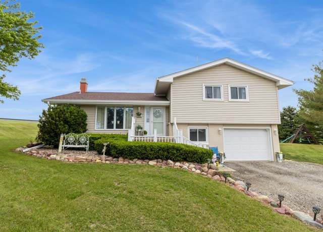 Property at 2076 Pheasant Ave, Audubon, IA 50025, 3 beds, 2 baths