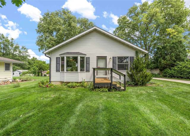 Property at 612 N J St, Indianola, IA 50125, 4 beds, 3 baths