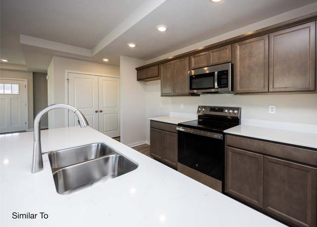 Property at 2224 Legacy Dr, Norwalk, IA 50211, 3 beds, 2 baths