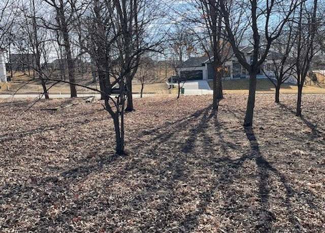 Property at 869 S 95th St, West Des Moines, IA 50265