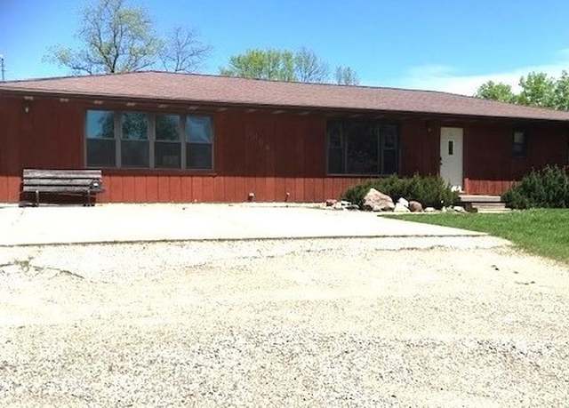 Property at 1006 W 88th St S, Colfax, IA 50054, 3 beds, 3 baths