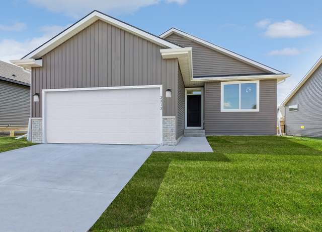 Property at 4212 NE 5th St, Ankeny, IA 50021, 3 beds, 2 baths