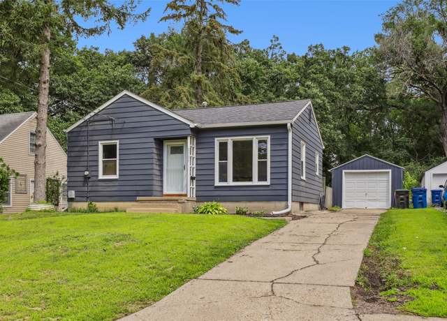 Property at 2721 Allison Ave, Des Moines, IA 50310, 2 beds, 1 bath