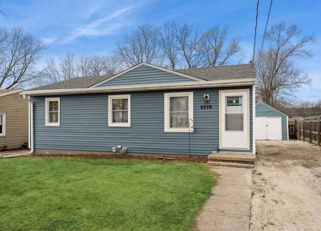 Property at 2016 E 38th Ct, Des Moines, IA 50317, 3 beds, 1 bath
