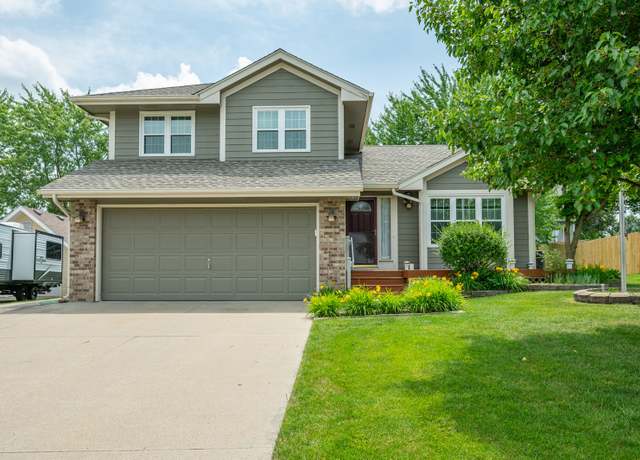 Property at 5145 Sycamore Dr, Pleasant Hill, IA 50327, 3 beds, 2.5 baths