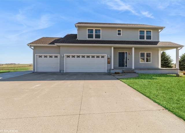 Property at 1102 Brown St, Dexter, IA 50070, 4 beds, 2.5 baths