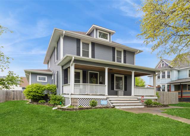 Property at 625 Auburn Ave, Chariton, IA 50049, 3 beds, 3.5 baths
