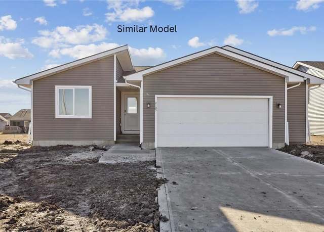 Property at 405 Napoli Ave, West Des Moines, IA 50266, 3 beds, 2 baths
