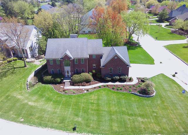 Property at 5570 Beechwood Ter, West Des Moines, IA 50266, 4 beds, 4 baths