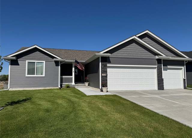 Property at 2708 NW Boulder Point Pl, Ankeny, IA 50023, 4 beds, 3 baths