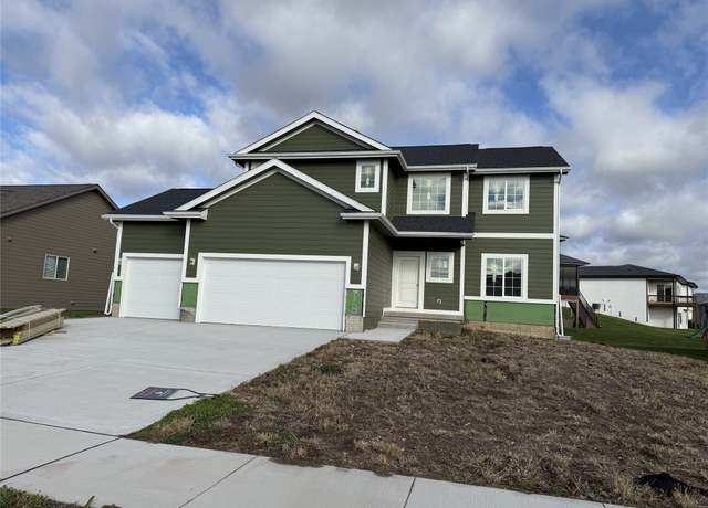 Property at 813 NE 21st St, Grimes, IA 50111, 4 beds, 2.5 baths