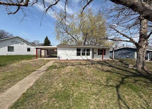 Property at 801 Middle St W, Knoxville, IA 50138, 3 beds, 1 bath