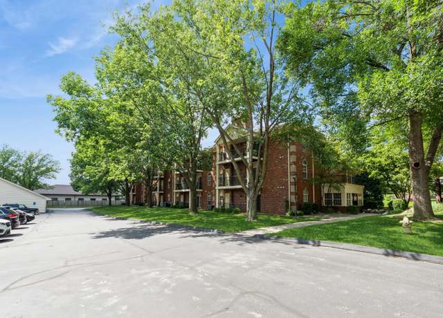 Property at 4910 Pleasant St #8, West Des Moines, IA 50266, 2 beds, 2 baths