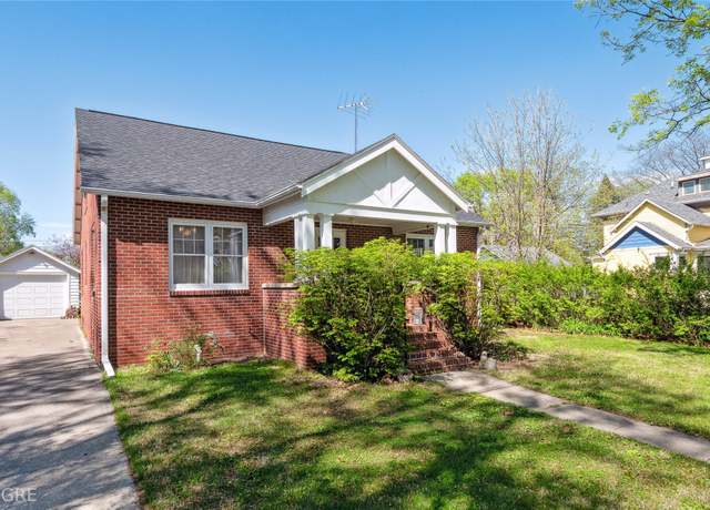 Property at 315 W Washington St, Winterset, IA 50273, 2 beds, 1 bath
