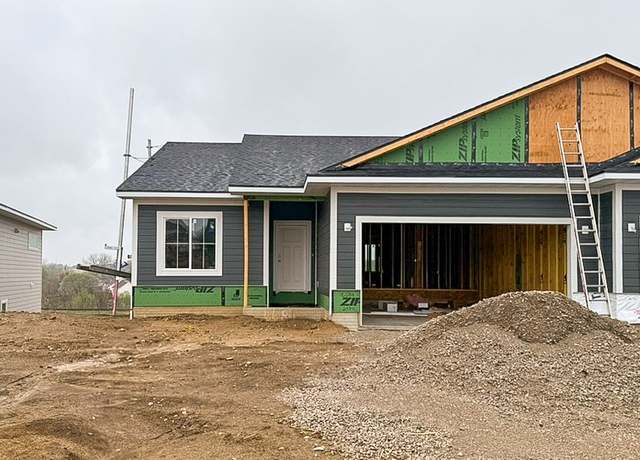 Property at 2930 Lake Hill Dr, Des Moines, IA 50320, 4 beds, 3 baths