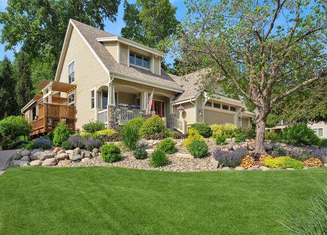 Property at 15075 Sheridan Ave, Clive, IA 50325, 3 beds, 2.5 baths