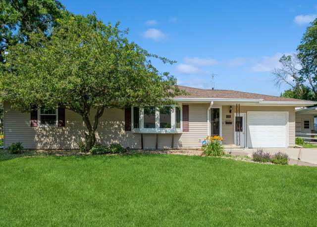 Property at 608 15th Street Pl, Nevada, IA 50201, 3 beds, 1 bath
