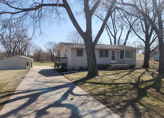 Property at 4305 NE 27th St, Des Moines, IA 50317, 2 beds, 1 bath