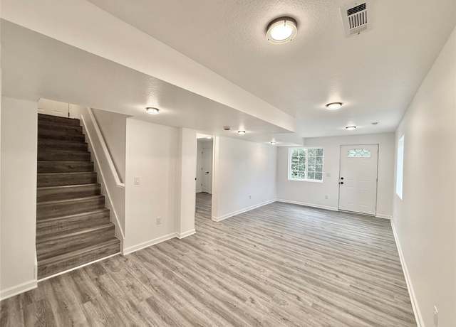 Property at 201 Hillside Ave, Des Moines, IA 50315, 5 beds, 2 baths