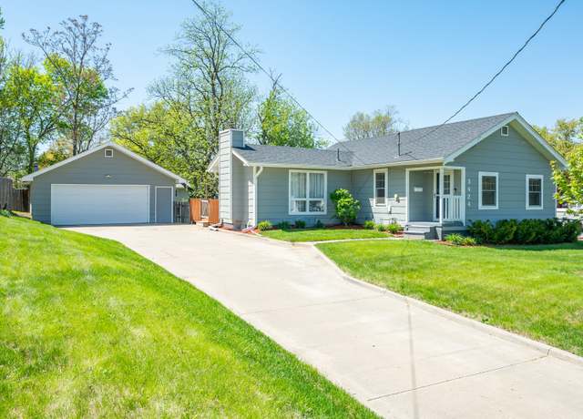 Property at 3424 47th St, Des Moines, IA 50310, 2 beds, 1.5 baths