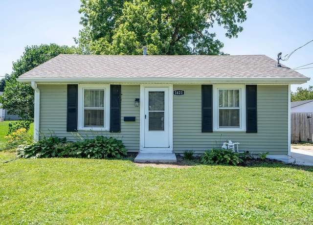 Property at 1421 N 4th Ave E, Newton, IA 50208, 3 beds, 1 bath
