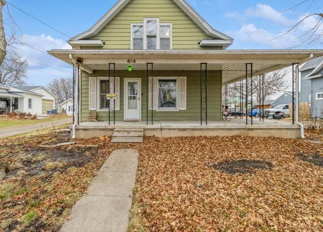 Property at 604 S 3rd Ave E, Newton, IA 50208, 4 beds, 2 baths
