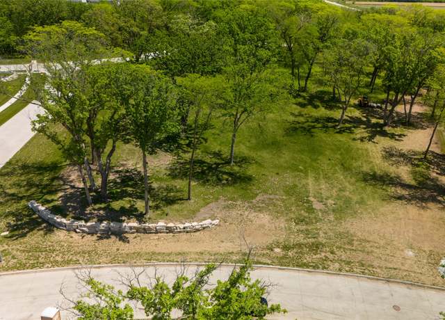Property at 1464 S Stonewood Dr, West Des Moines, IA 50266