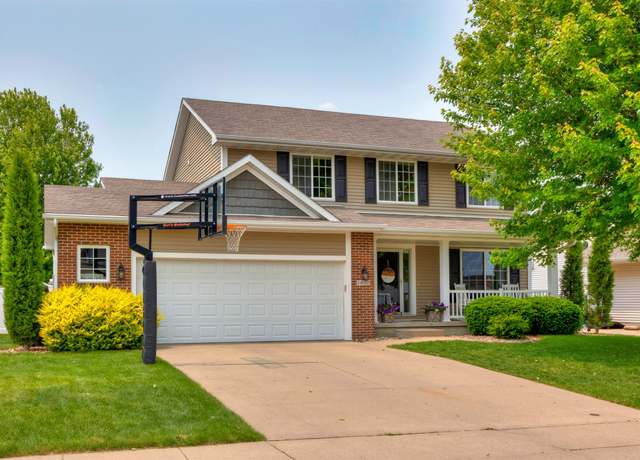 Property at 1820 SE Prairie Creek Dr, Waukee, IA 50263, 4 beds, 3.5 baths
