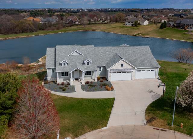 Property at 3325 N Doe Run Dr, Cumming, IA 50061, 6 beds, 5 baths