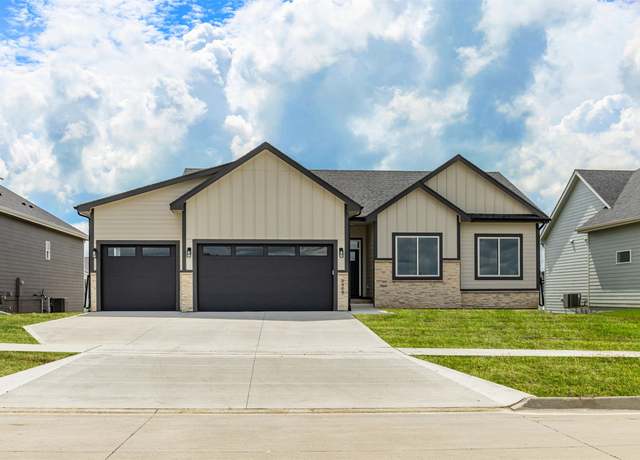 Property at 3409 NE 12th St, Ankeny, IA 50021, 5 beds, 3 baths