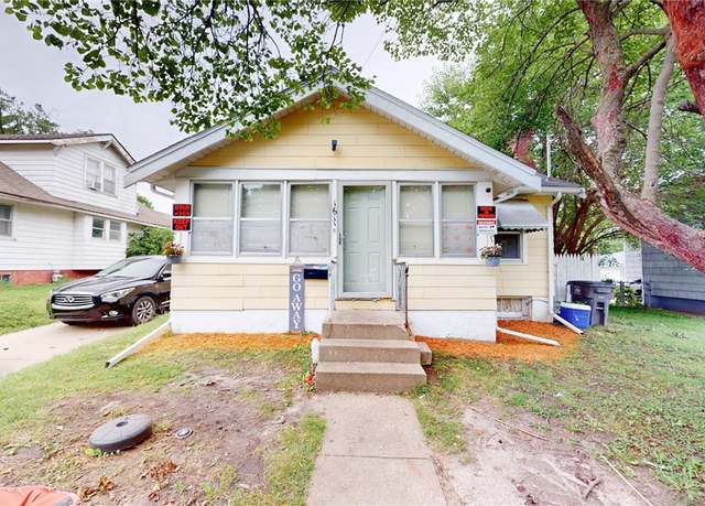 Property at 1611 E 32nd Ct, Des Moines, IA 50317, 2 beds, 1.5 baths
