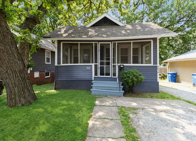 Property at 3018 Woodland Ave, Des Moines, IA 50312, 2 beds, 1 bath