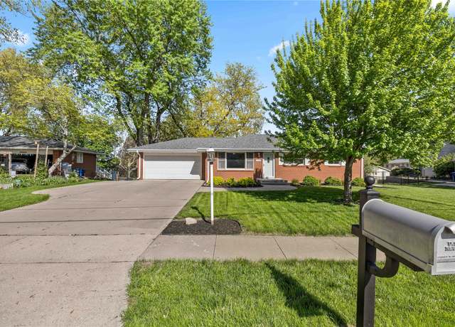 Property at 2701 Beverly Dr, Urbandale, IA 50322, 4 beds, 2.5 baths