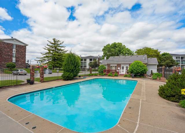 Property at 4829 86th St #6, Urbandale, IA 50322, 2 beds, 2 baths