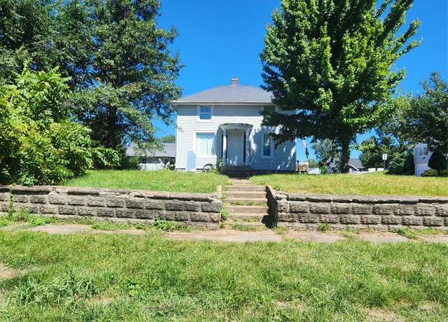Property at 1501 Summit St, Marshalltown, IA 50158, 4 beds, 1 bath