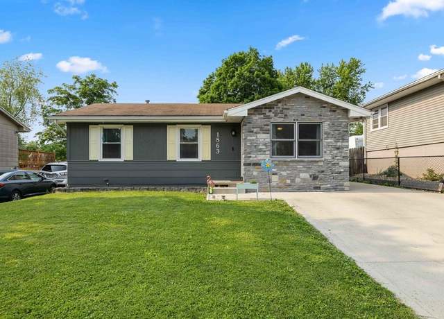 Property at 1863 Glenwood Cir, Des Moines, IA 50320, 4 beds, 1.5 baths