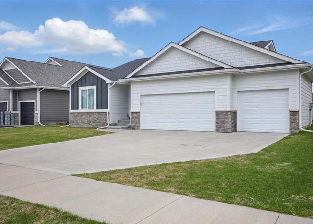 Property at 519 Alpha St NW, Bondurant, IA 50035, 3 beds, 2 baths