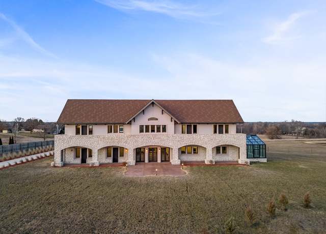 Property at 7217 NW 107th St, Johnston, IA 50131, 6 beds, 7 baths