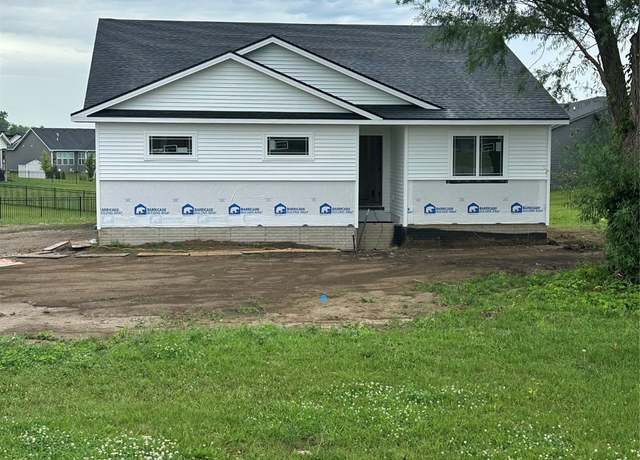 Property at 711 W North Ave, Norwalk, IA 50211, 3 beds, 2 baths