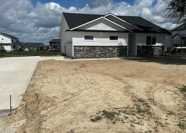 Property at 711 W North Ave, Norwalk, IA 50211, 3 beds, 2 baths
